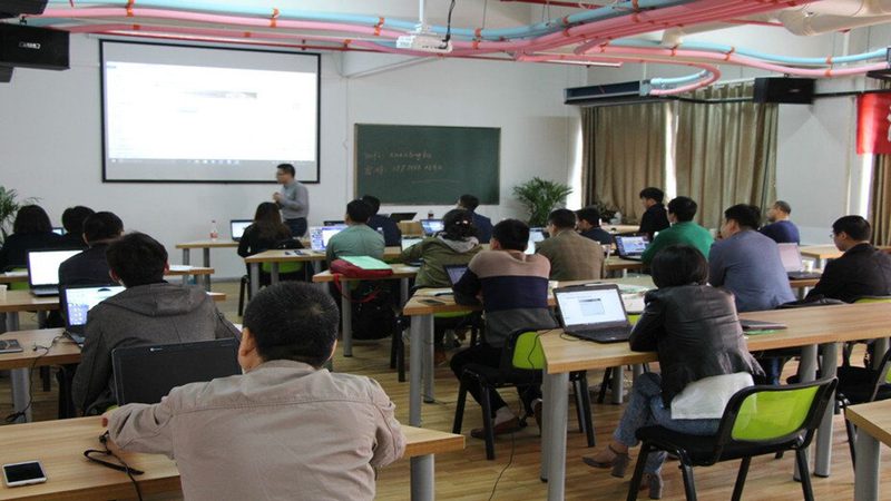 成人教育机构学费报价背后的考量因素